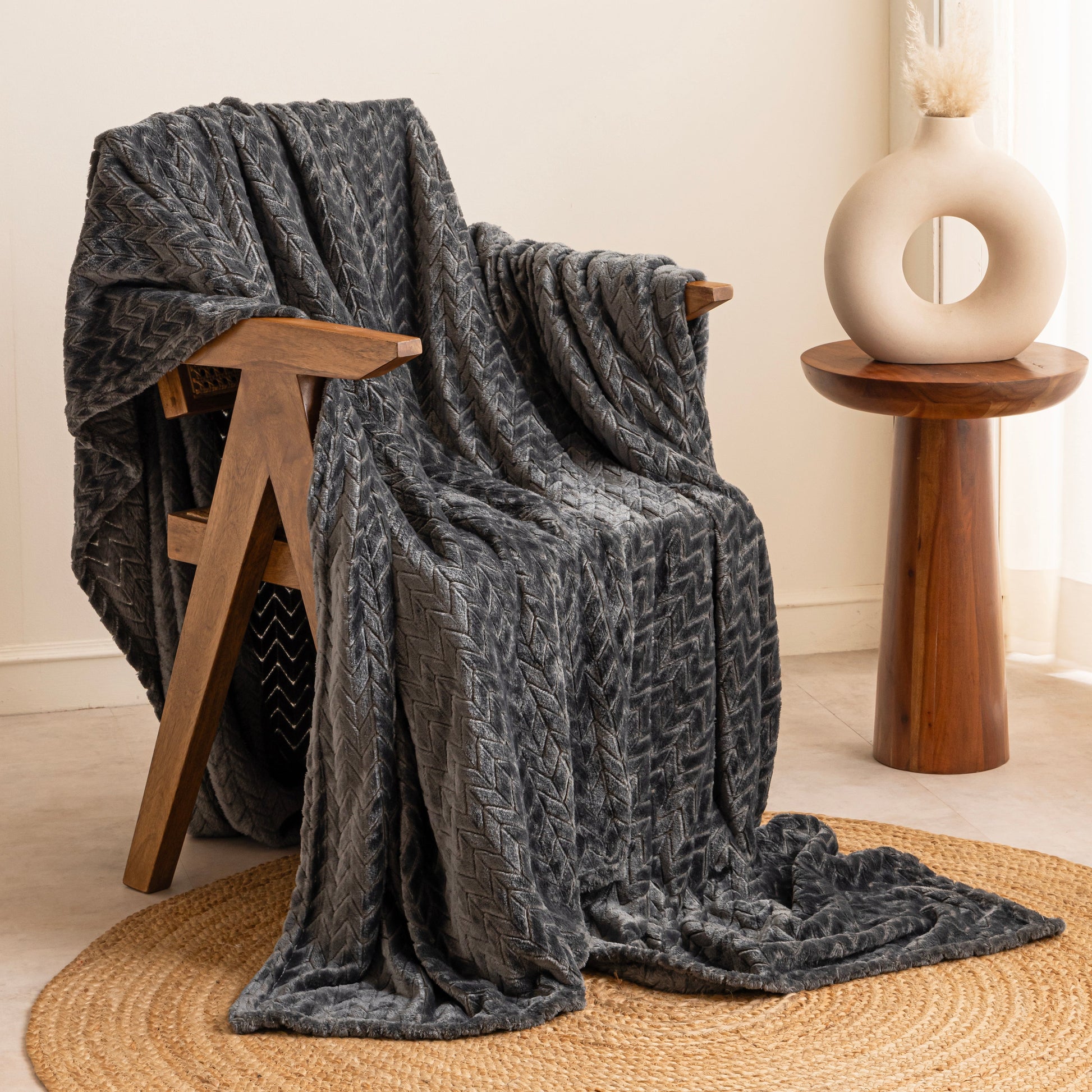 Fort Mellow - Wave Plush Blanket (Grey)-1