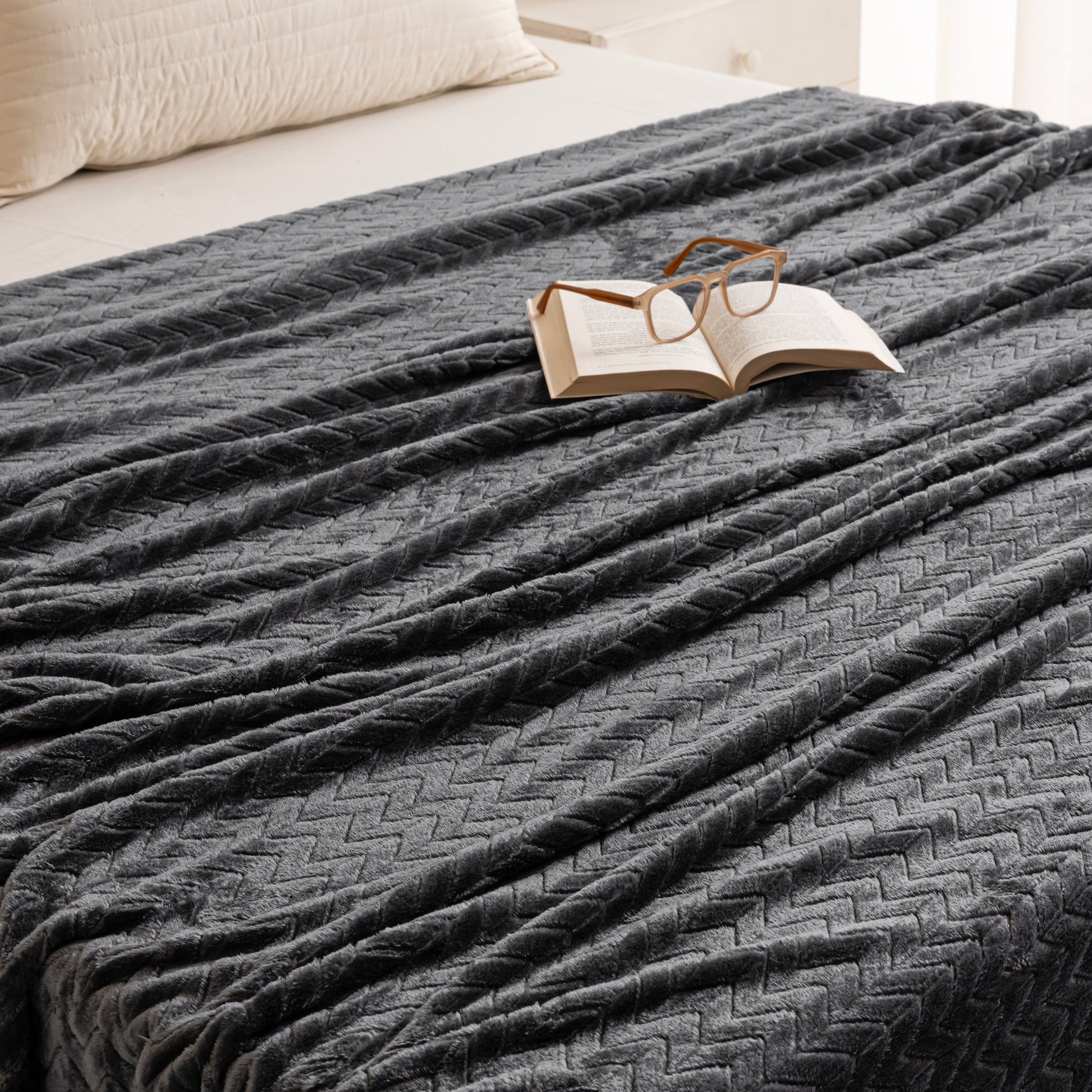 Fort Mellow - Wave Plush Blanket (Grey)-2