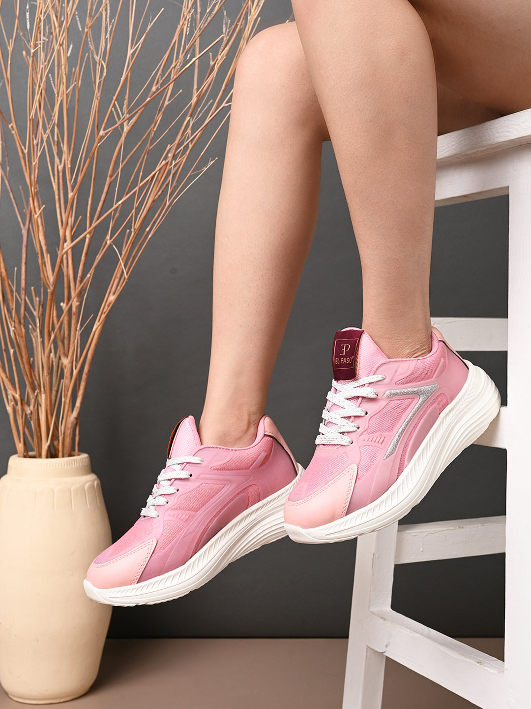 Women Solid Round Toe Lightweight Sneakers-24