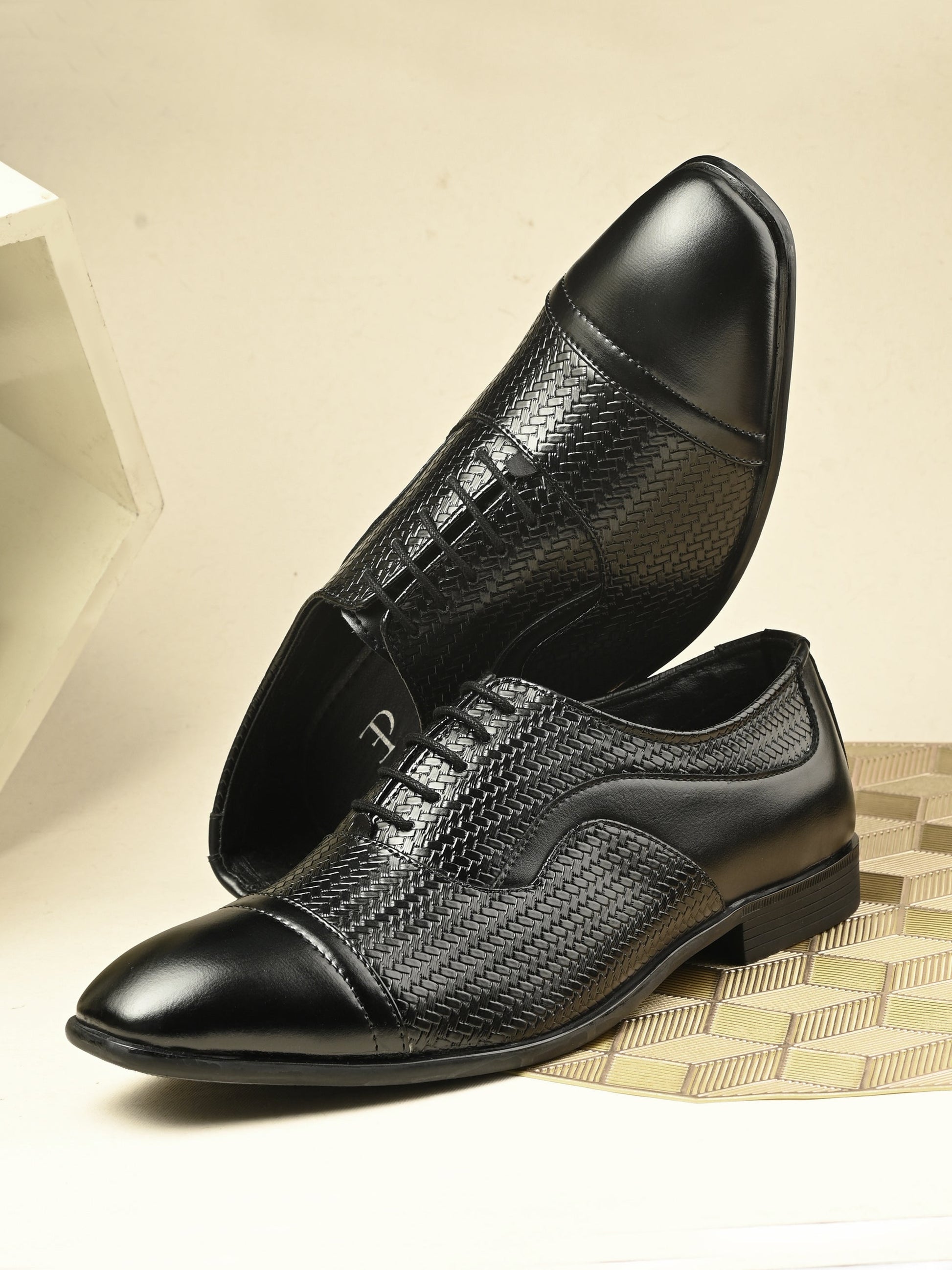 Men Textured Formal Oxfords-6