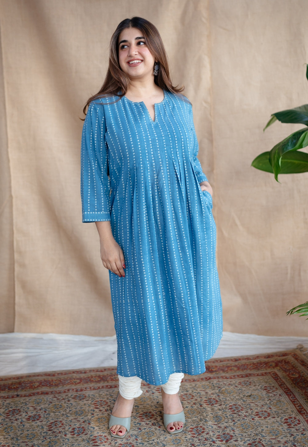 Yahvi Dabu Slub Cotton Hand Embroidered Kurta