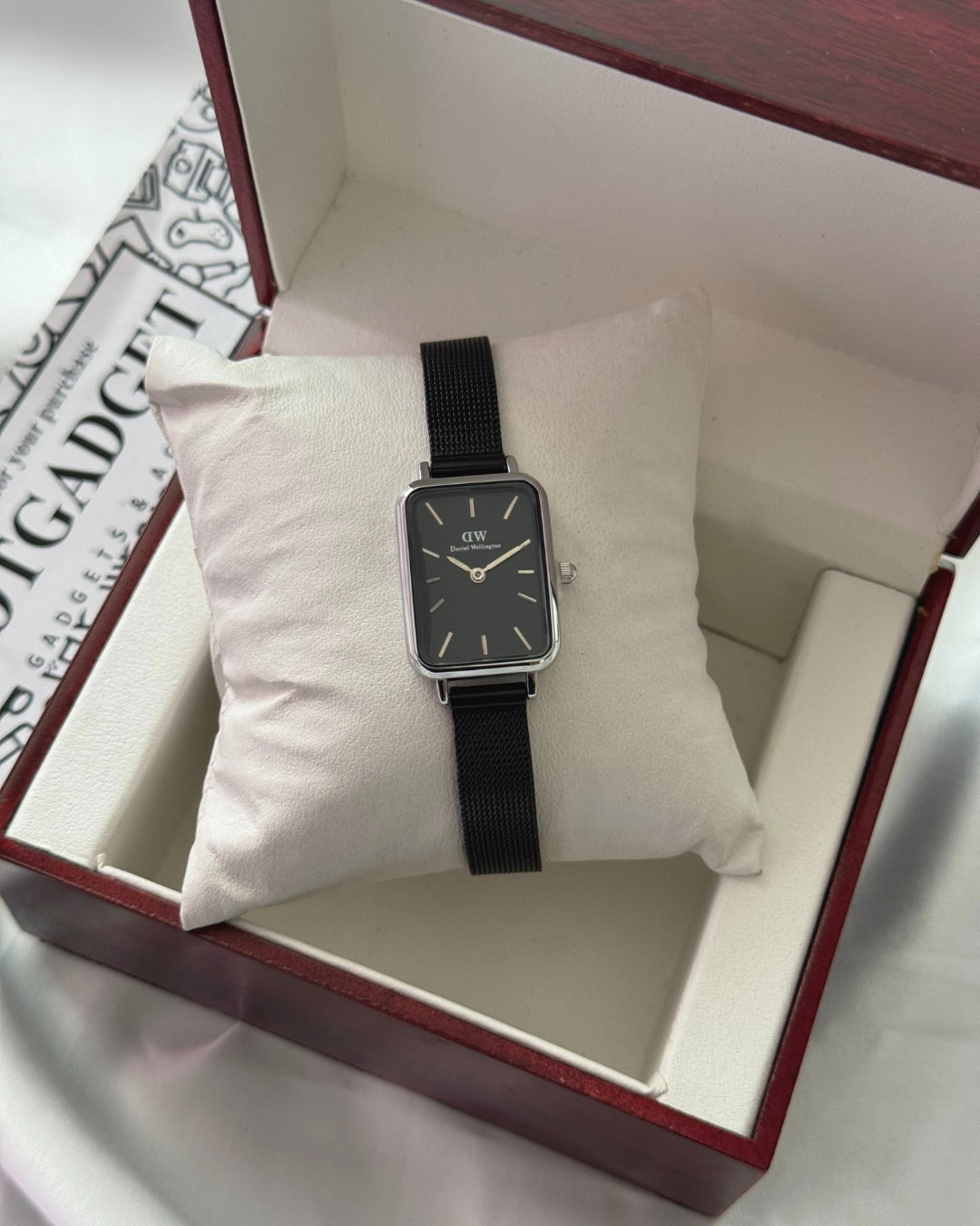 DW Quadro (Analog Watch)