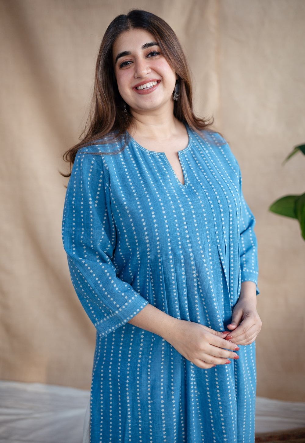 Yahvi Dabu Slub Cotton Hand Embroidered Kurta