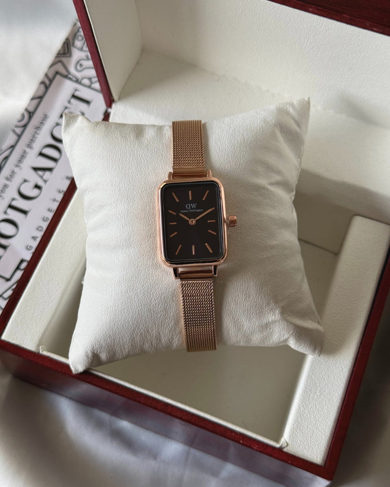 DW Quadro (Analog Watch)