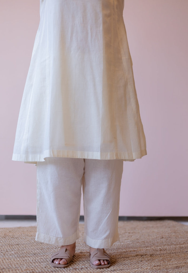 Yashi Off White Solid Handloom Cotton Straight Pant