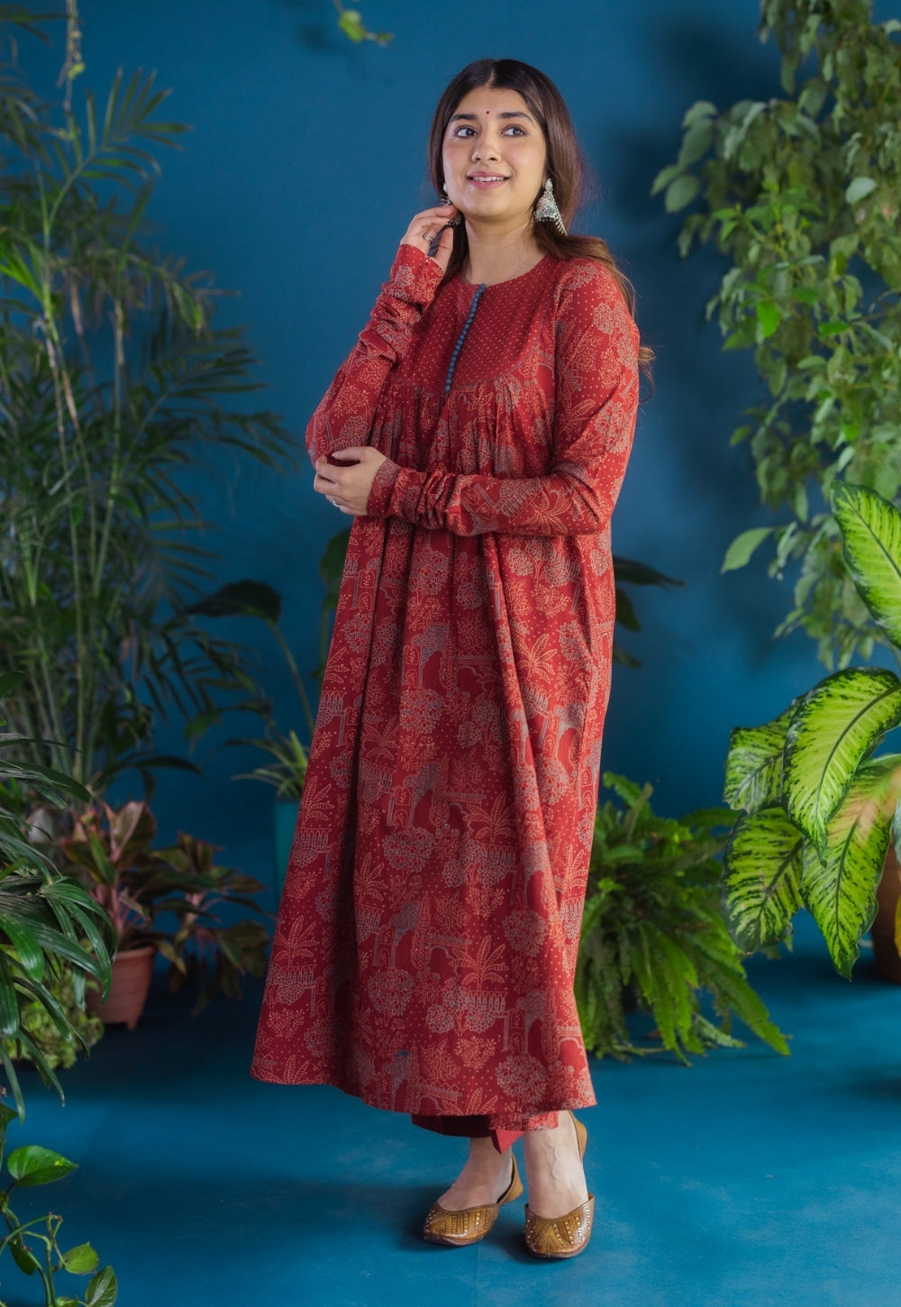 Prita Red Solid Slub Narrow Pant