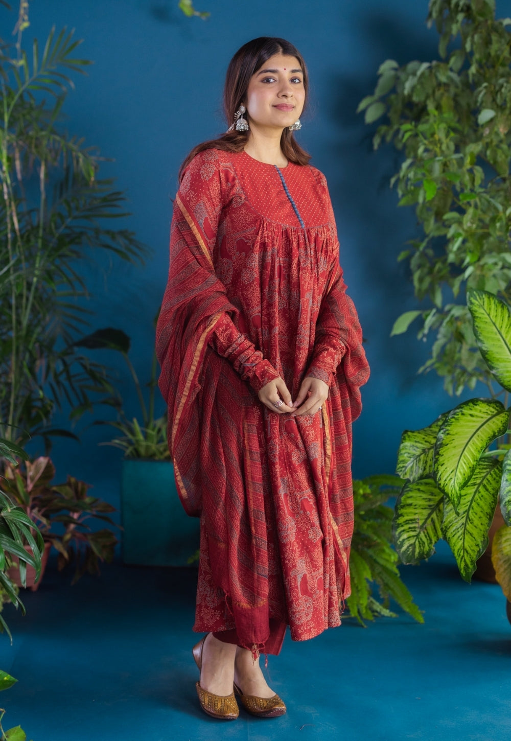 Prita Red Solid Slub Narrow Pant