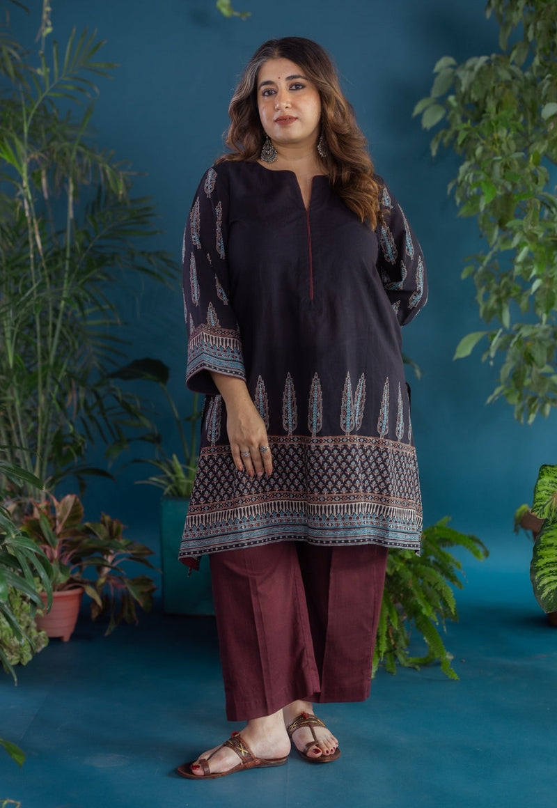 Prita Burgundy Solid Slub Narrow Pant