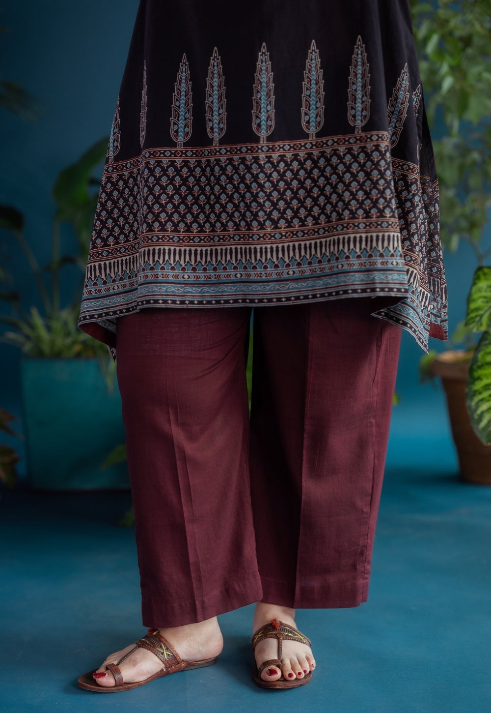 Prita Burgundy Solid Slub Narrow Pant