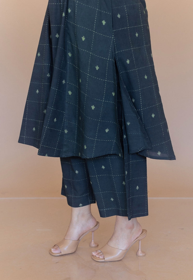 Yashi Green Dabu Cotton Straight Pant