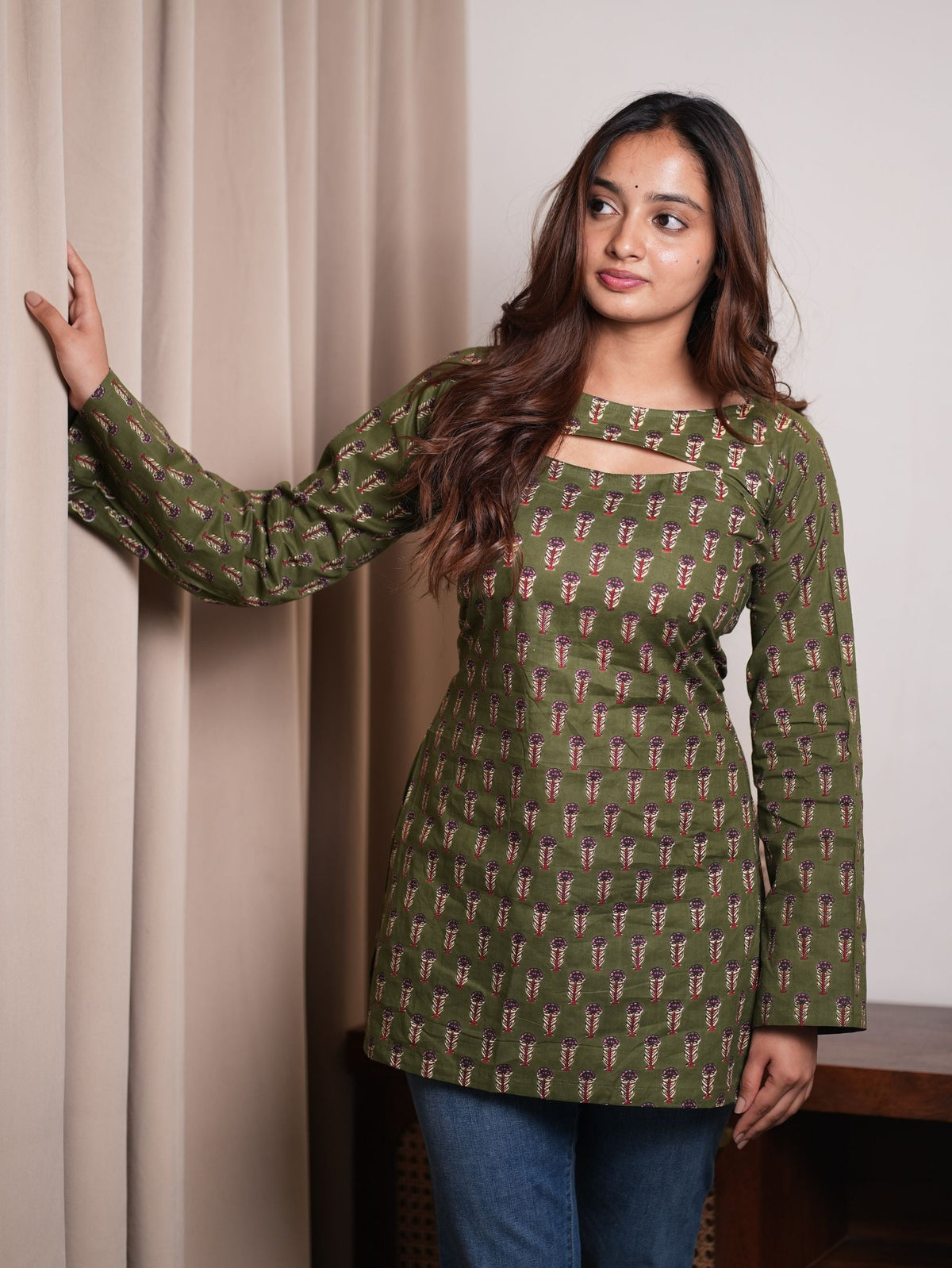 Mint Mirage Green Cotton Short Kurti with Convertible Neck