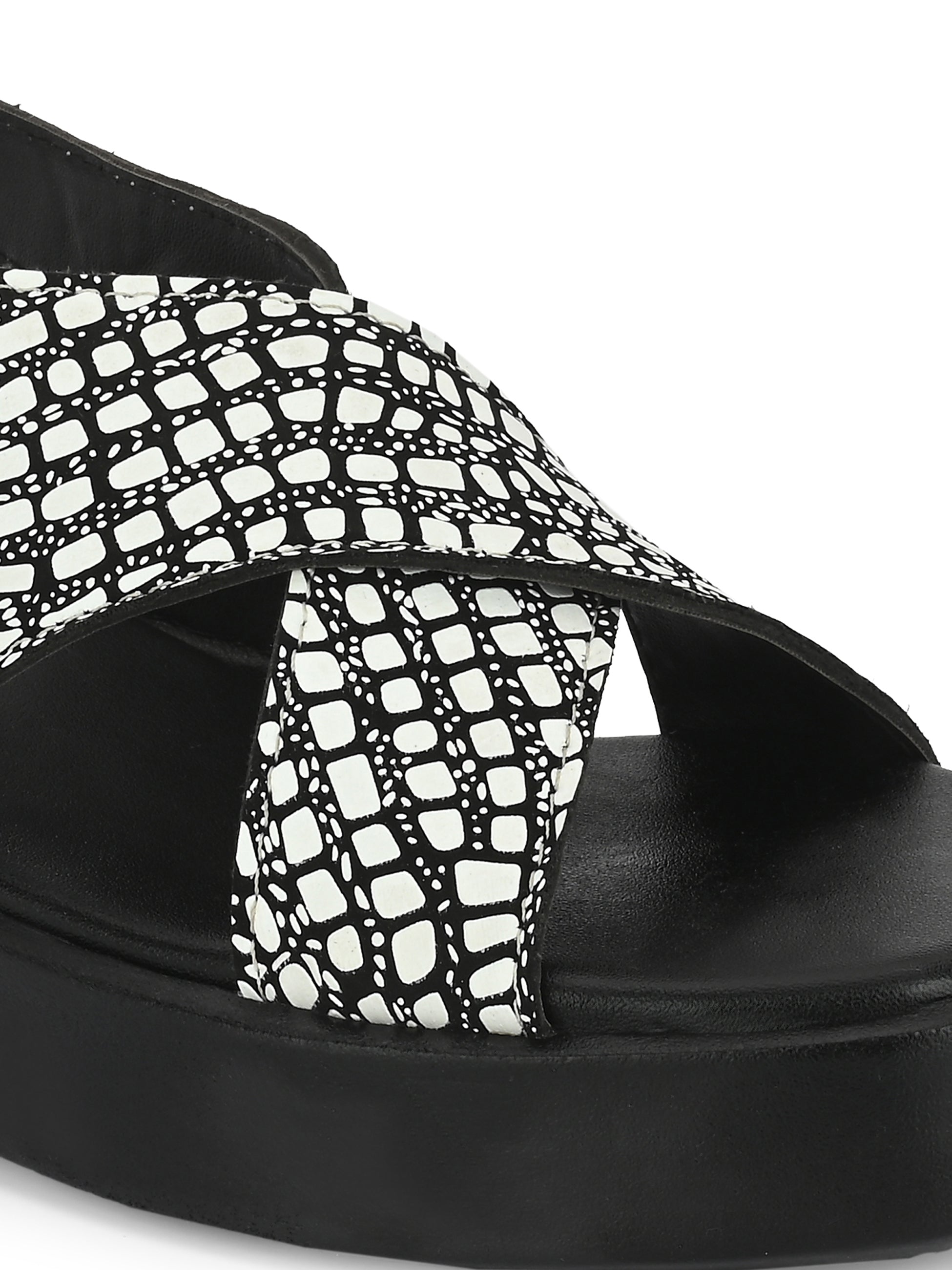 Women's casual flat heel criss cross sandal with back strap closure