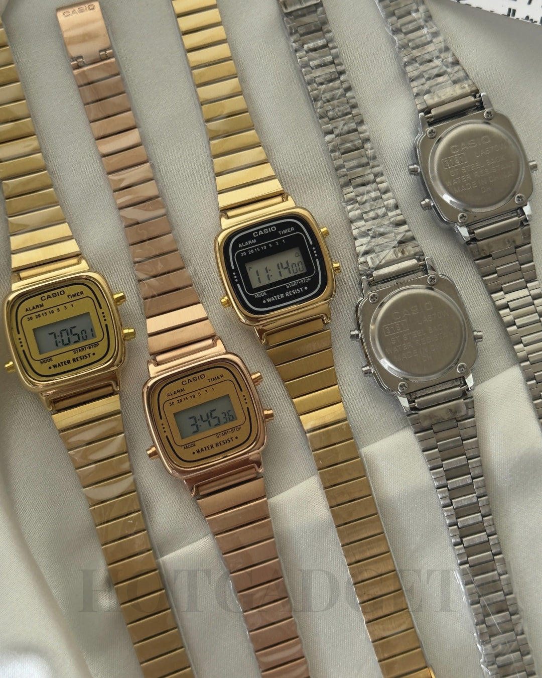 Vintage D124 Gold (Digital Watch)