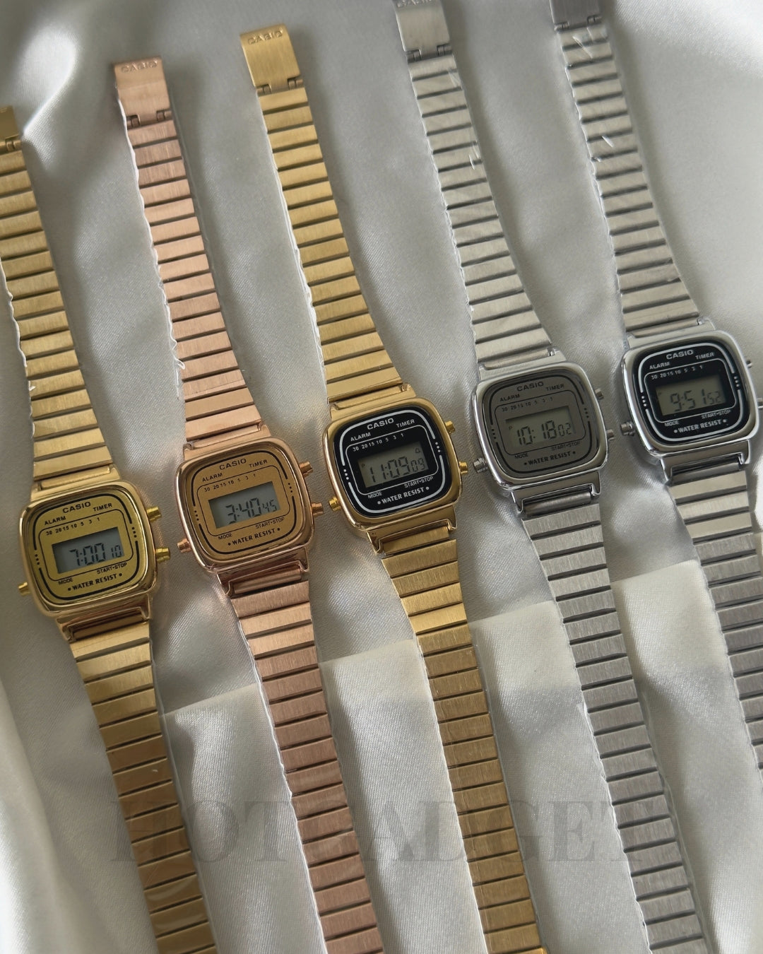 Vintage D124 Gold (Digital Watch)