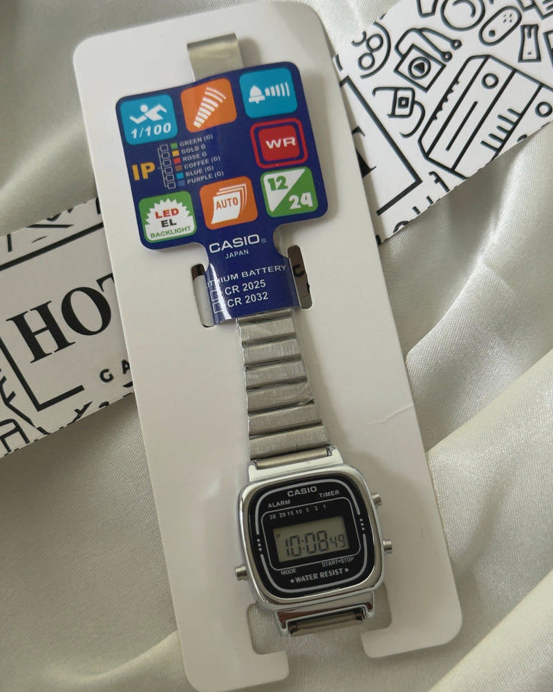Vintage D124 Black Silver (Digital Watch)