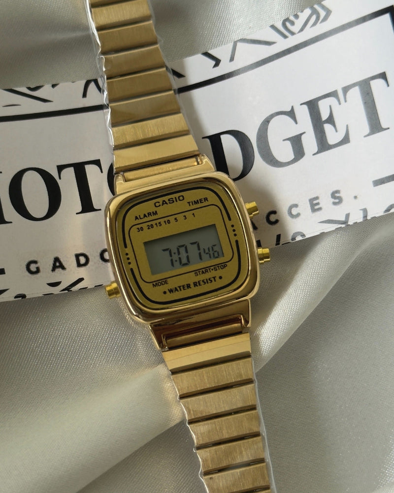 Vintage D124 Gold (Digital Watch)
