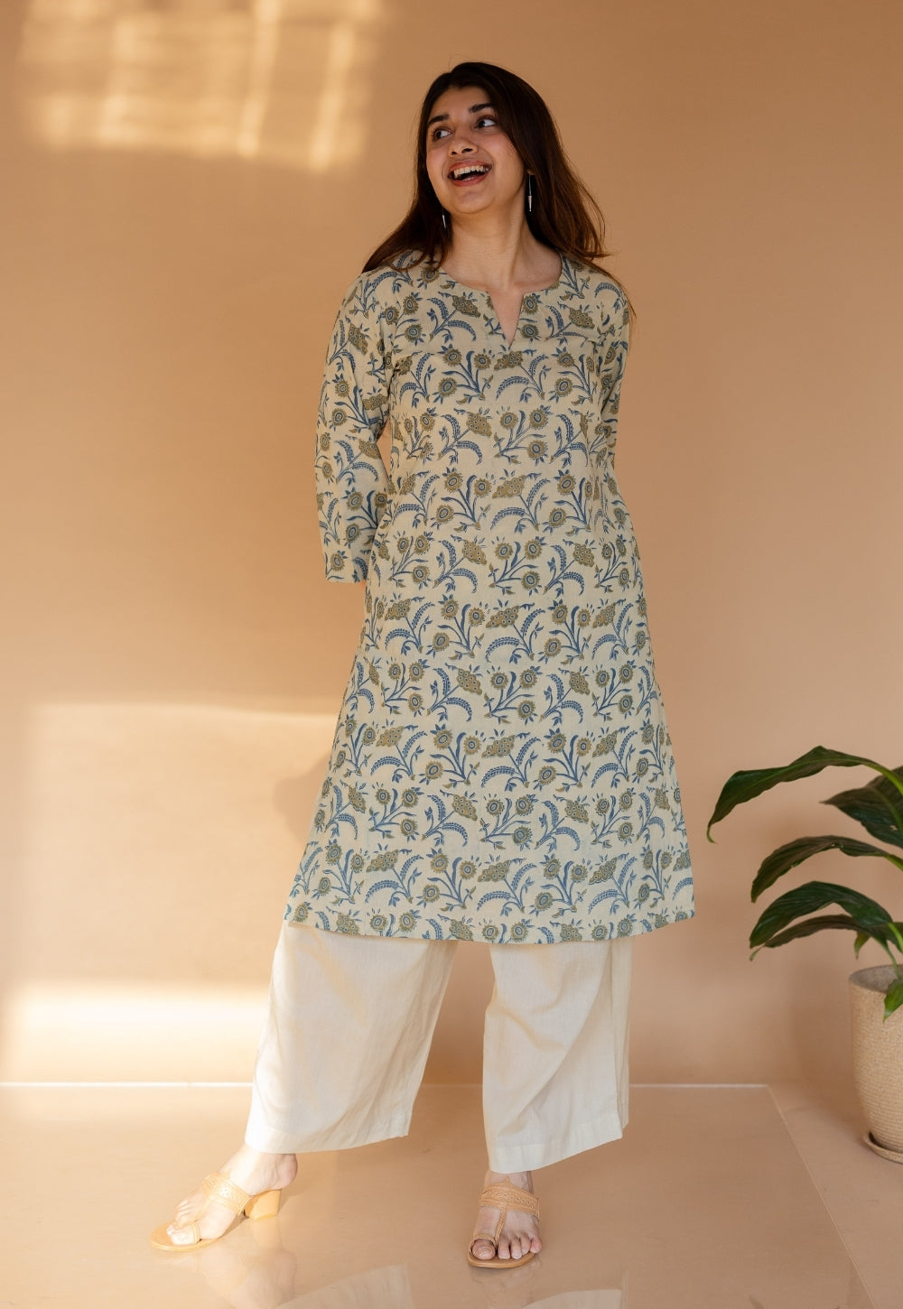 Hitanshi Off White Ajrakh Cotton Straight Kurta