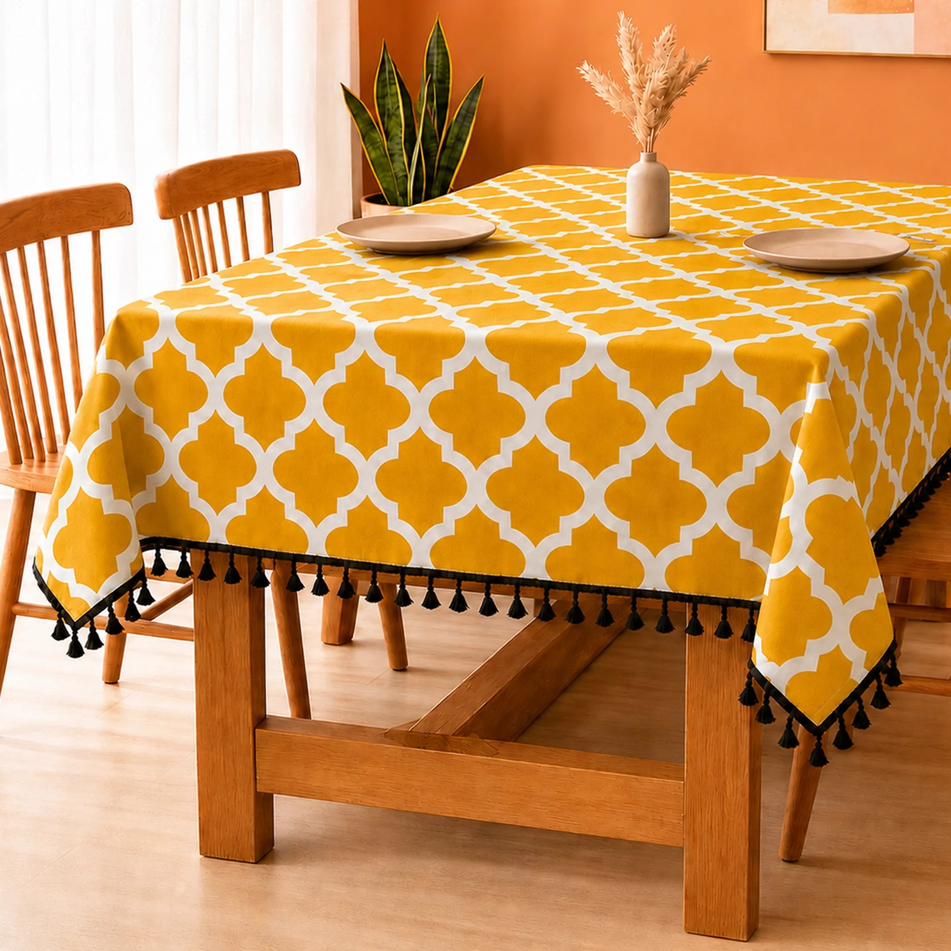 Imprimer Handpicked Quatrefoil - Table Cover (Yellow)-1