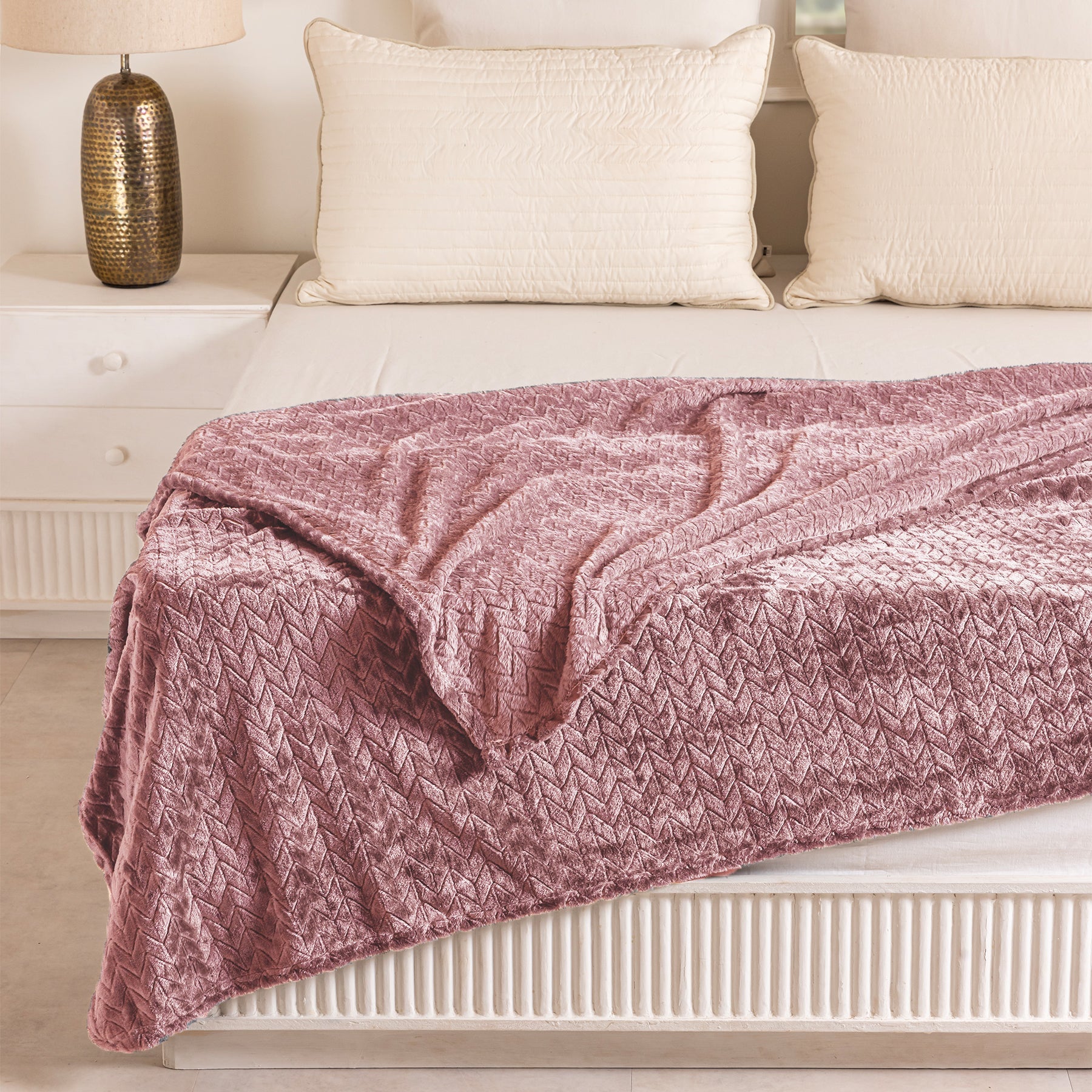Fort Mellow - Wave Plush Blanket (Pink)-2