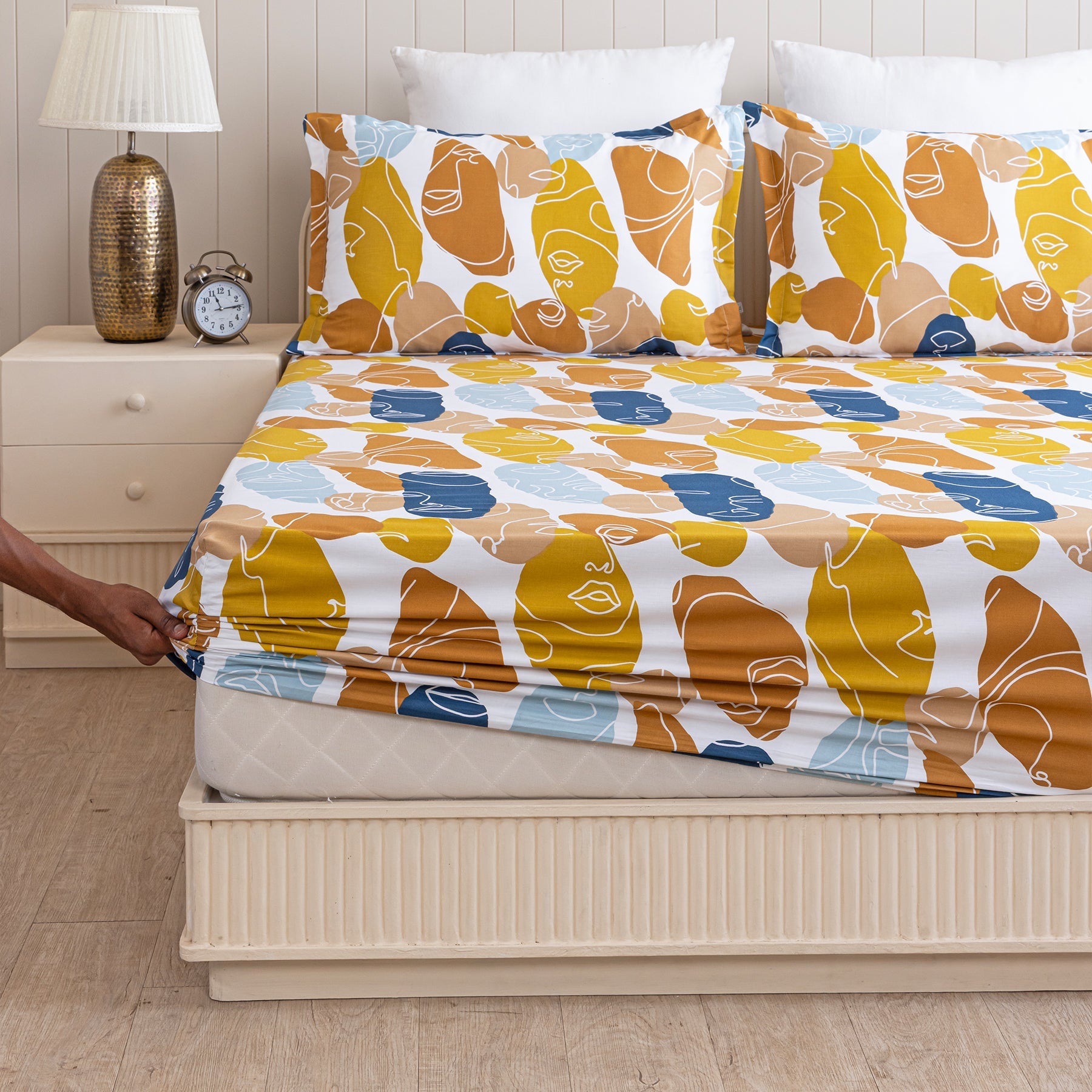 Imprimer Faces of Color - Fitted Sheet