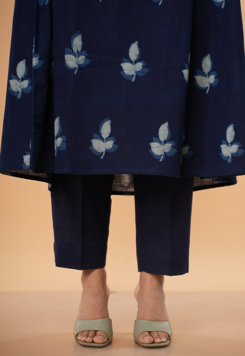 Prita Blue Solid Slub Cotton Narrow Pant