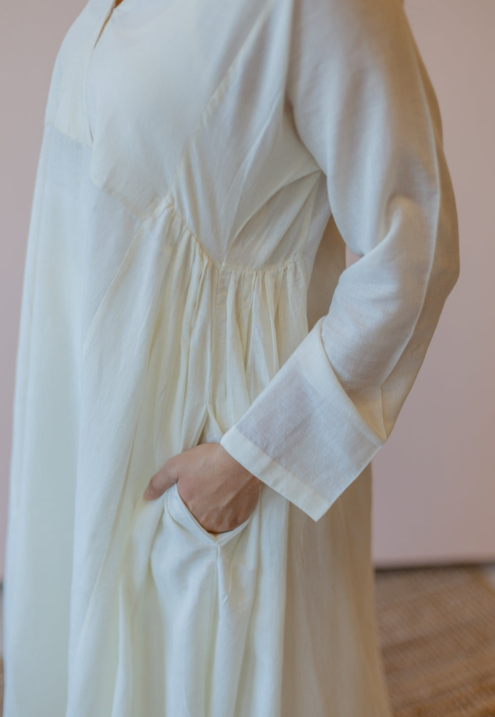 Sana Off White Solid Handloom Cotton Anti-Fit Kurta