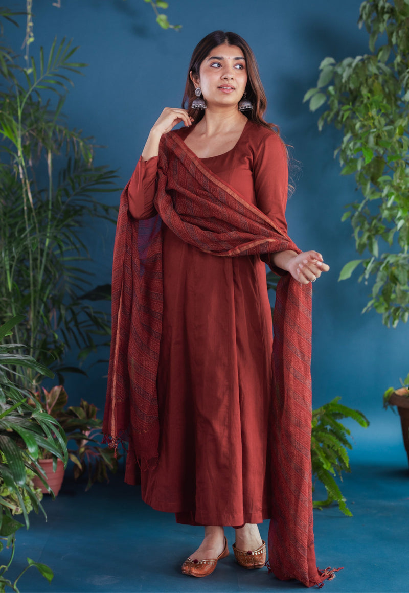 Rajvi Red Solid Mul Kali Kurta