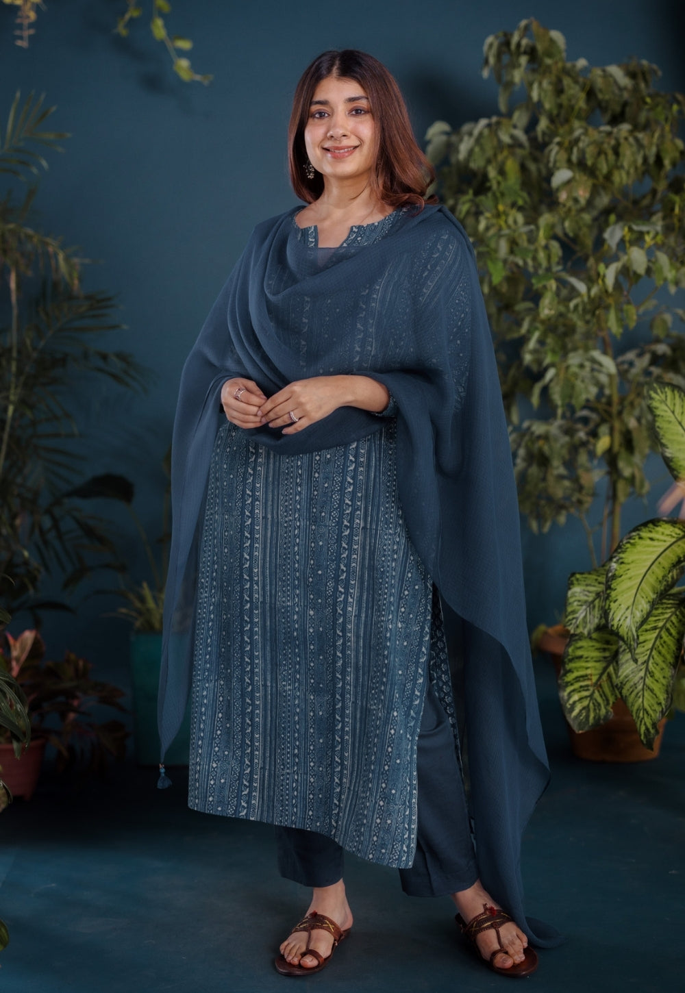 Prita Blue Solid Slub Narrow Pant