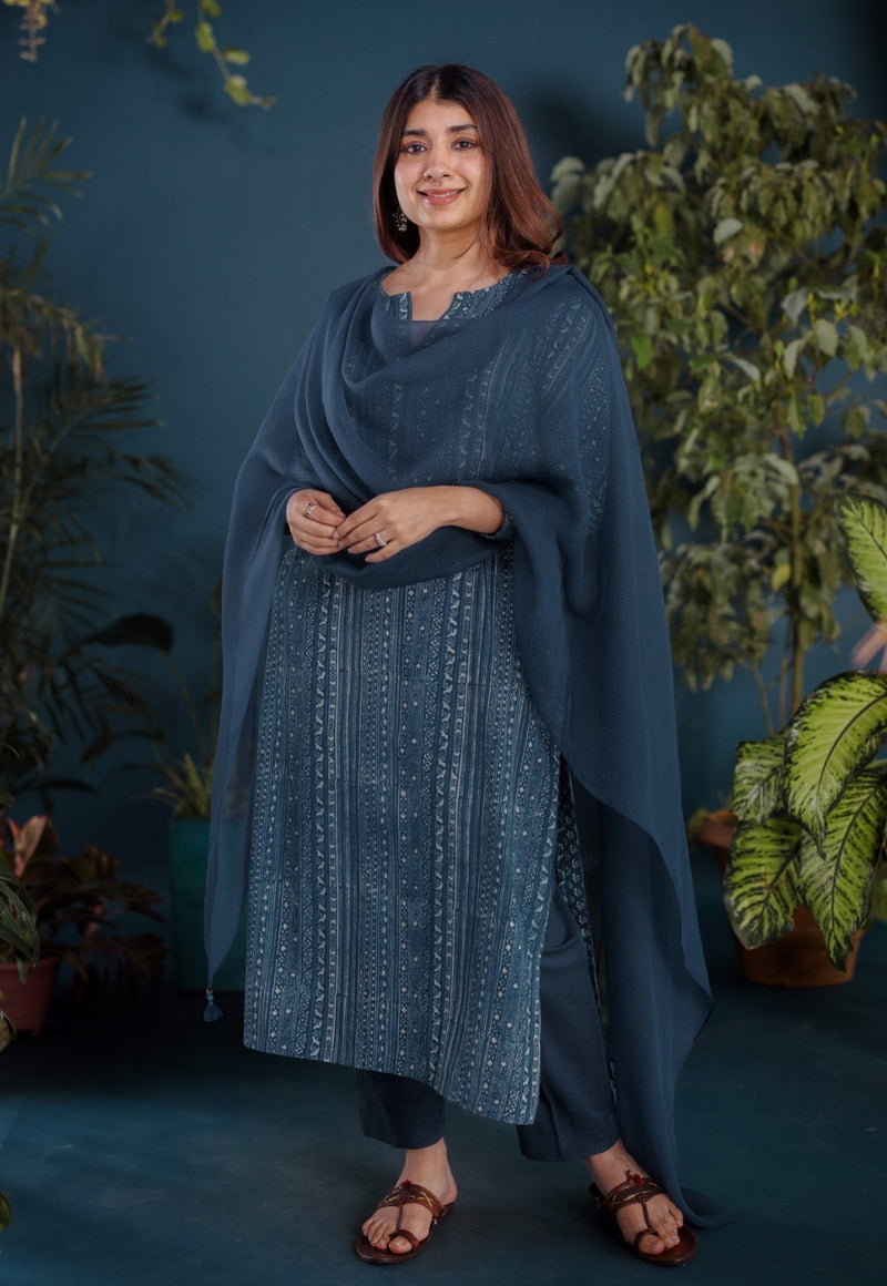 Prita Blue Solid Slub Narrow Pant