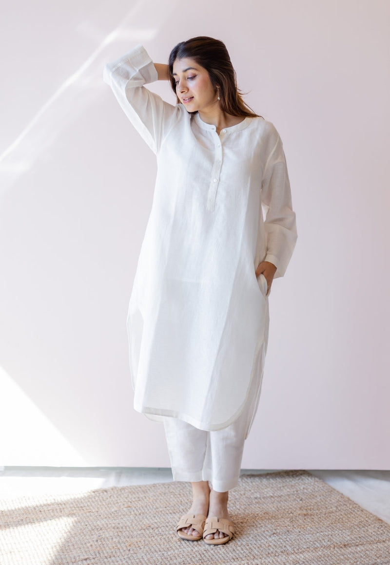 Poonam White Solid Handloom Cotton Anti-Fit Kurta