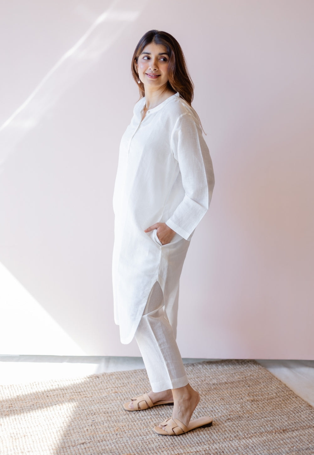 Poonam White Solid Handloom Cotton Anti-Fit Kurta