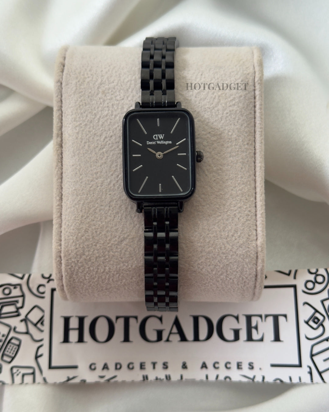 DW Quadro (Analog Watch)