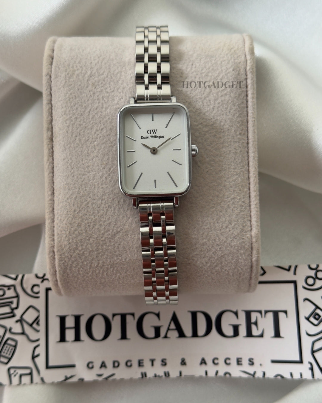 DW Quadro (Analog Watch)
