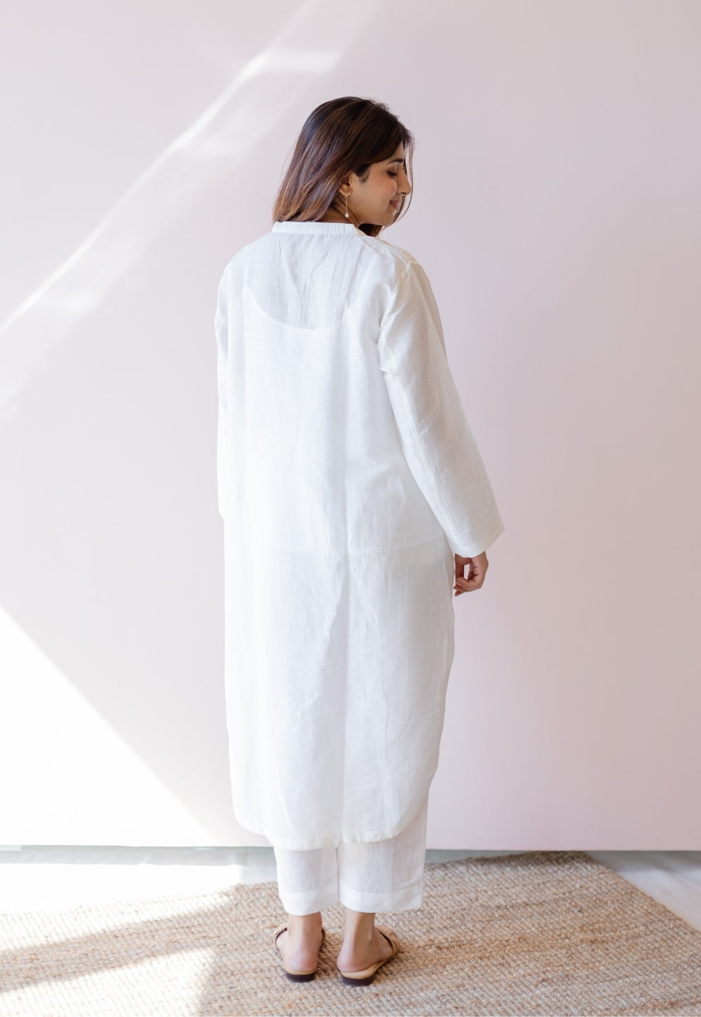 Poonam White Solid Handloom Cotton Anti-Fit Kurta