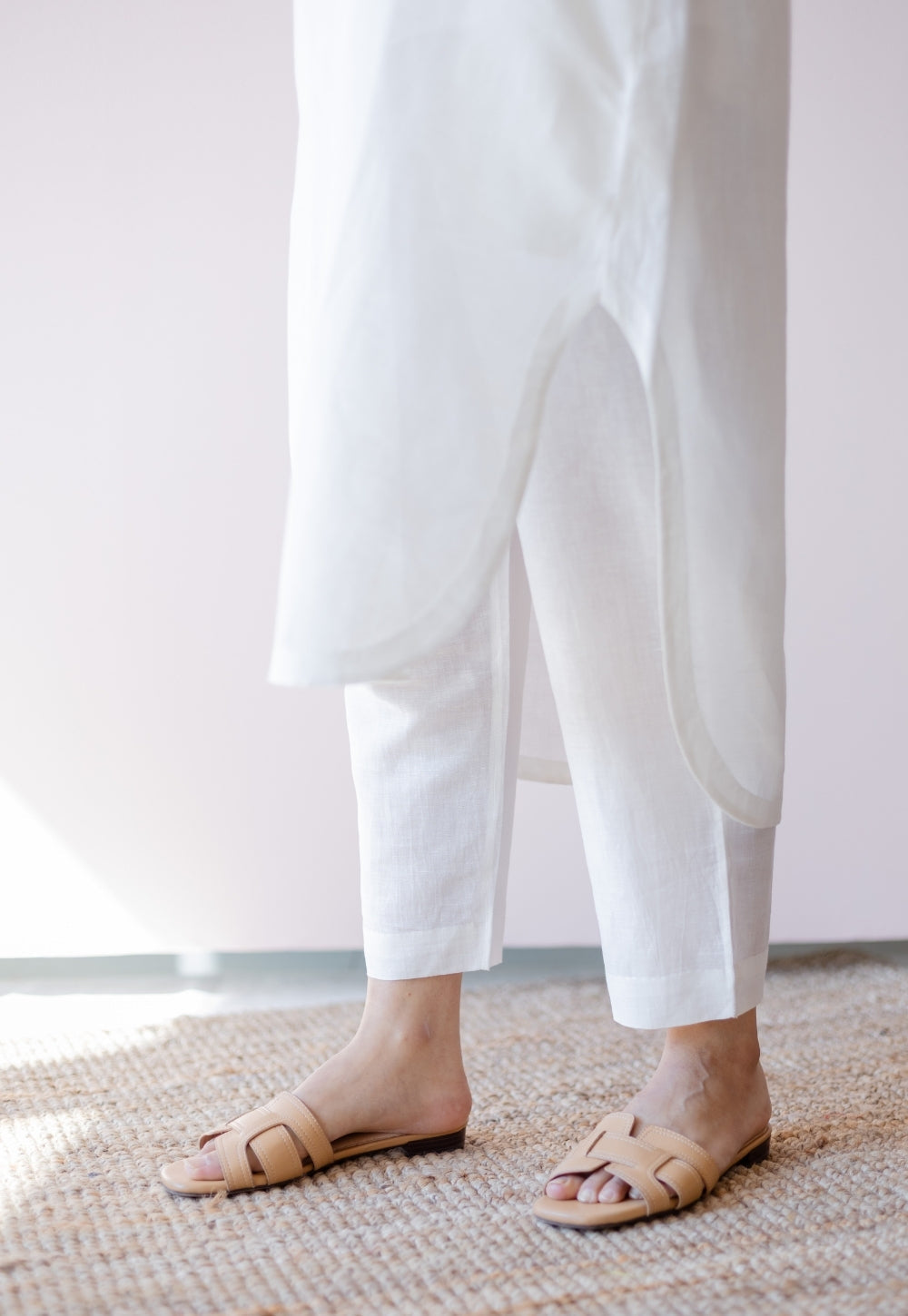 Poonam White Solid Handloom Cotton Anti-Fit Kurta