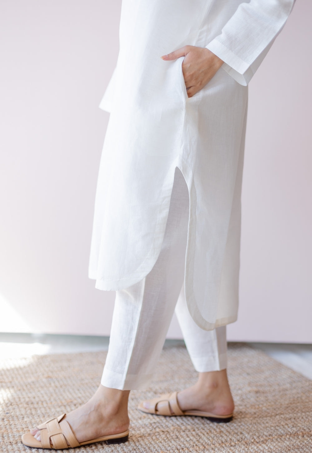Poonam White Solid Handloom Cotton Anti-Fit Kurta