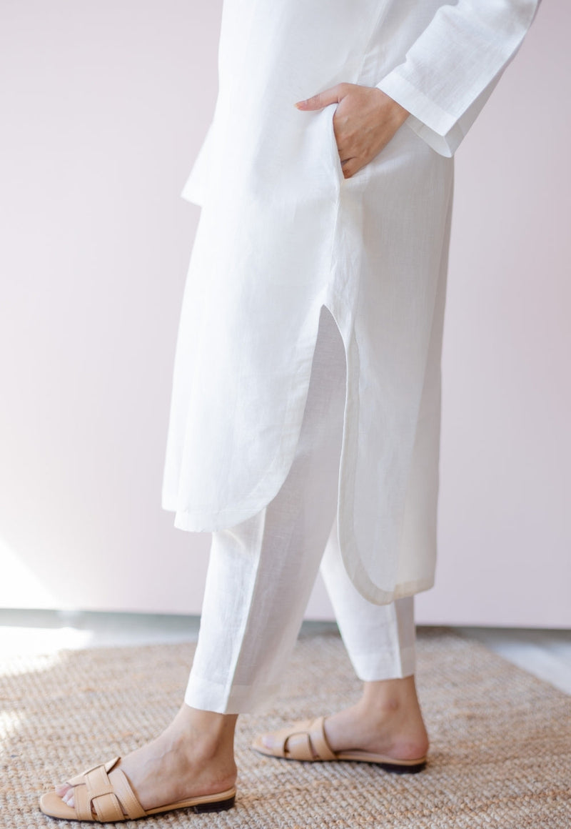 Poonam White Solid Handloom Cotton Anti-Fit Kurta