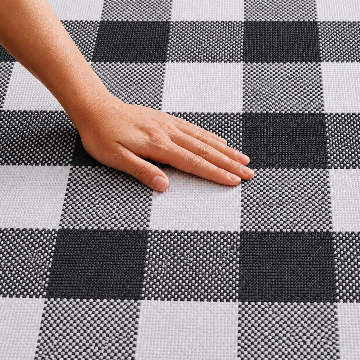 Breton Shadowplay - Plaid Rug (Grey & White)