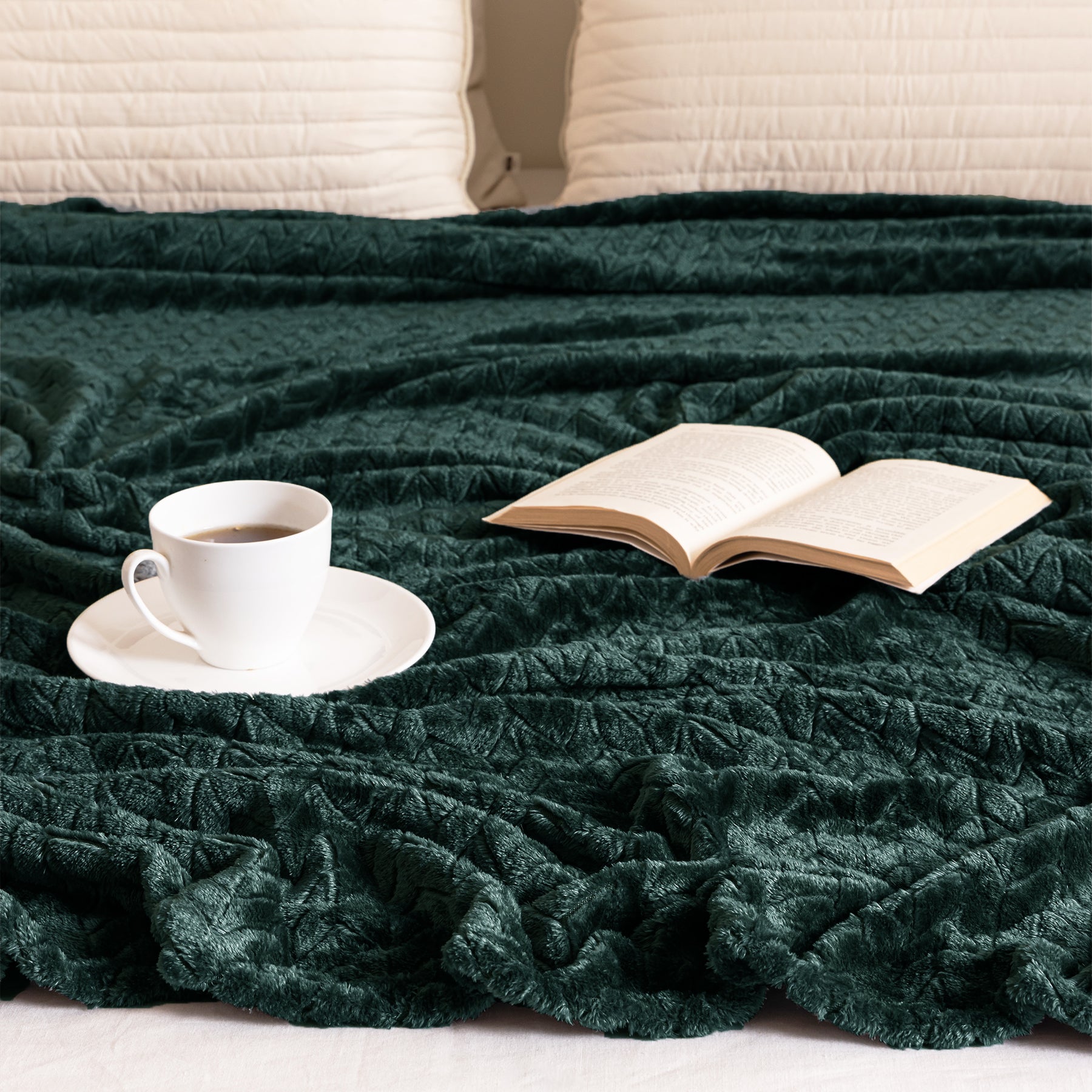 Fort Mellow - Wave Plush Blanket (Emerald Green)-3