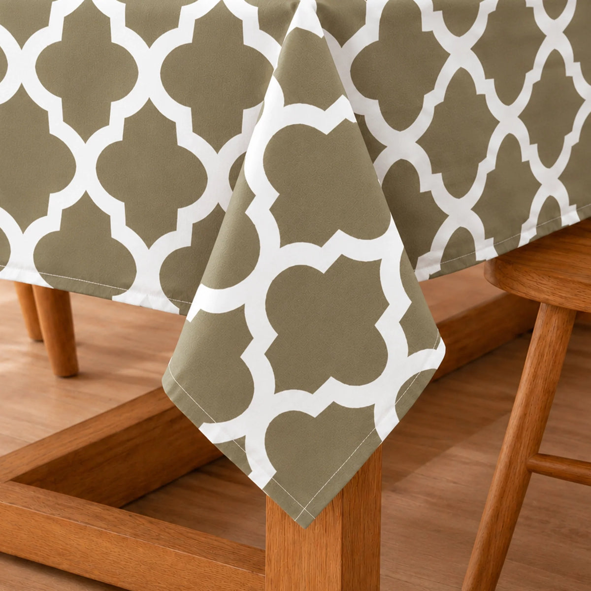 Imprimer Quatrefoil - Printed Dining Table Cover (Grey)