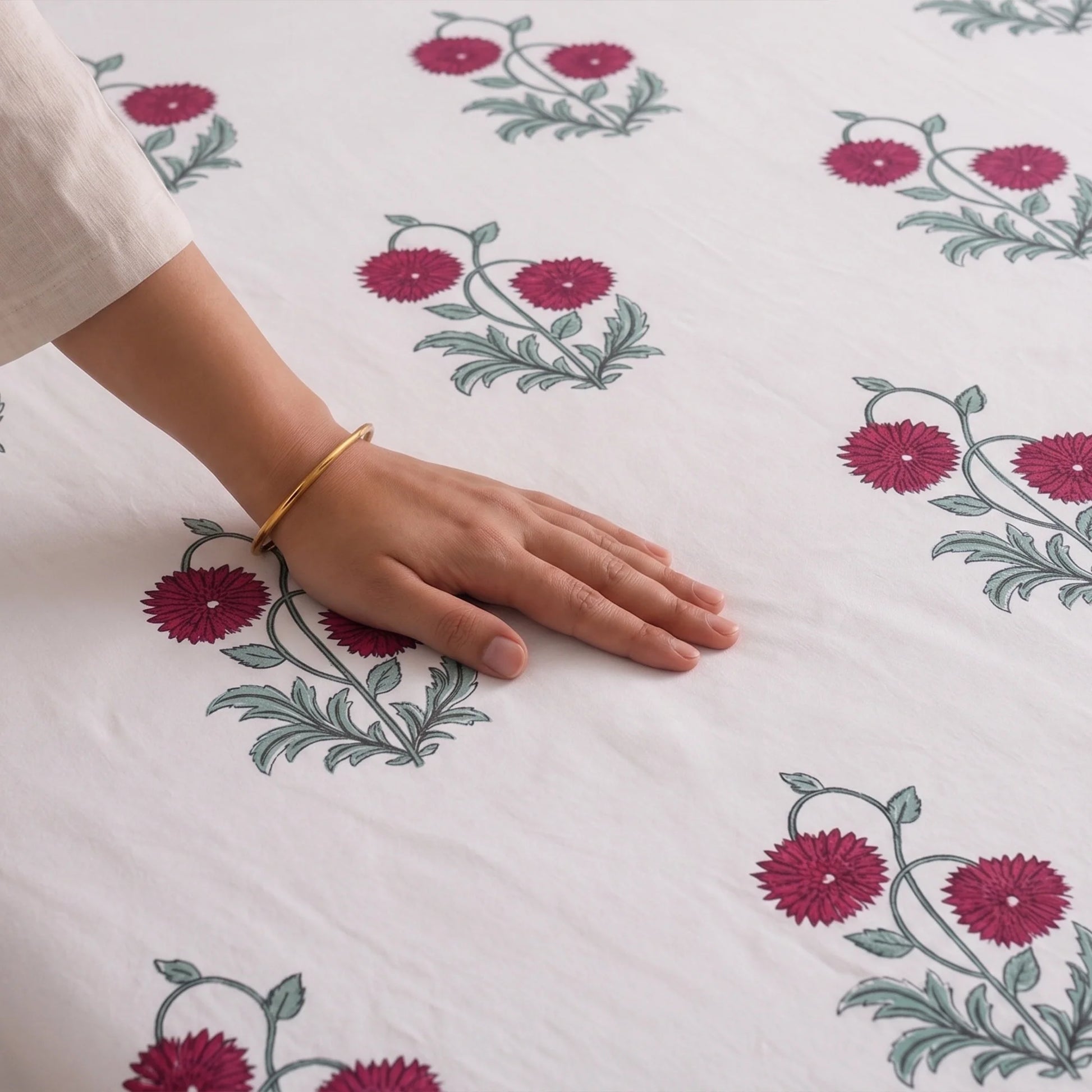 Red Rose - Floral Bedsheet (White & Red)-4
