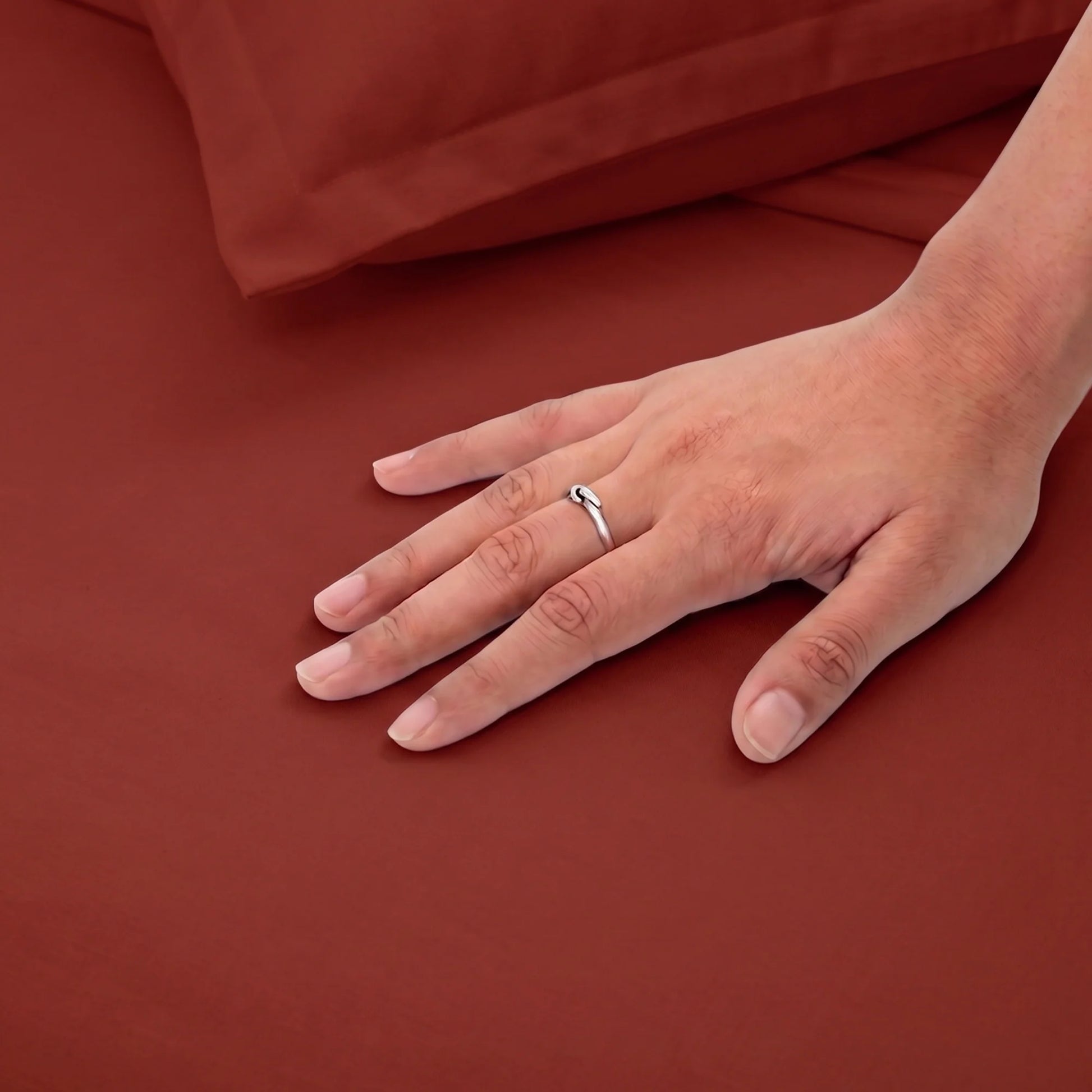 Fort Mellow - Solid Duvet Cover (Maroon)-2