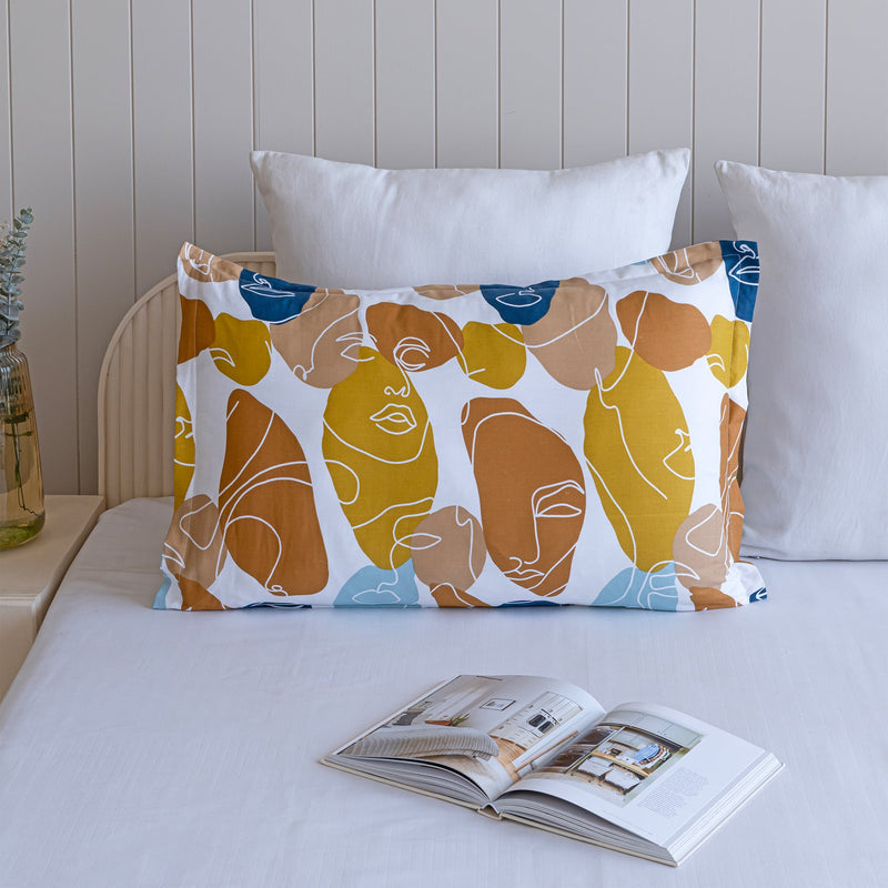 Imprimer Faces of Color - Pillow Cover-2