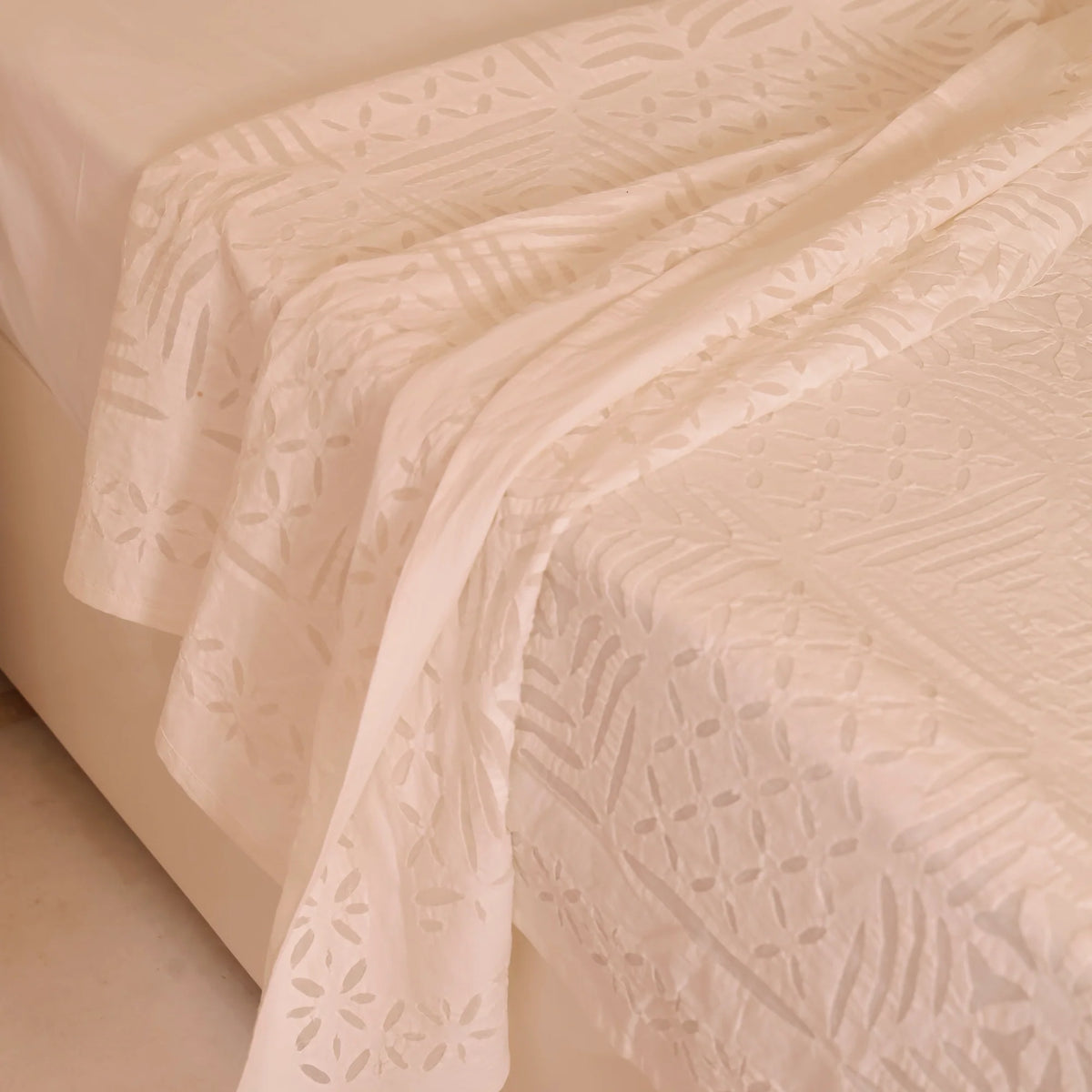 Breezy Bloom - Applique Bedcover