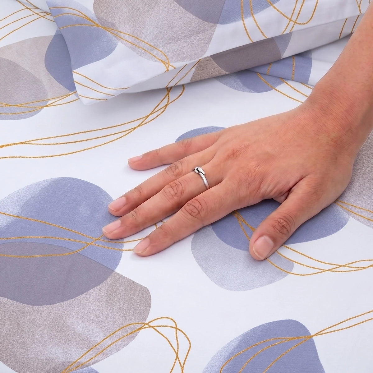 Spheres of Serenity - Printed Duvet Cover (Multicolor)