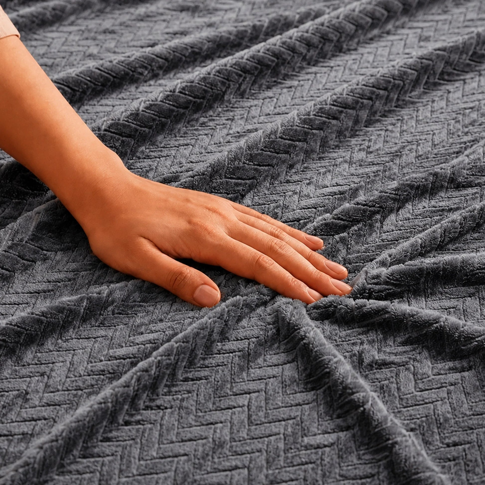 Fort Mellow - Wave Plush Blanket (Grey)-2