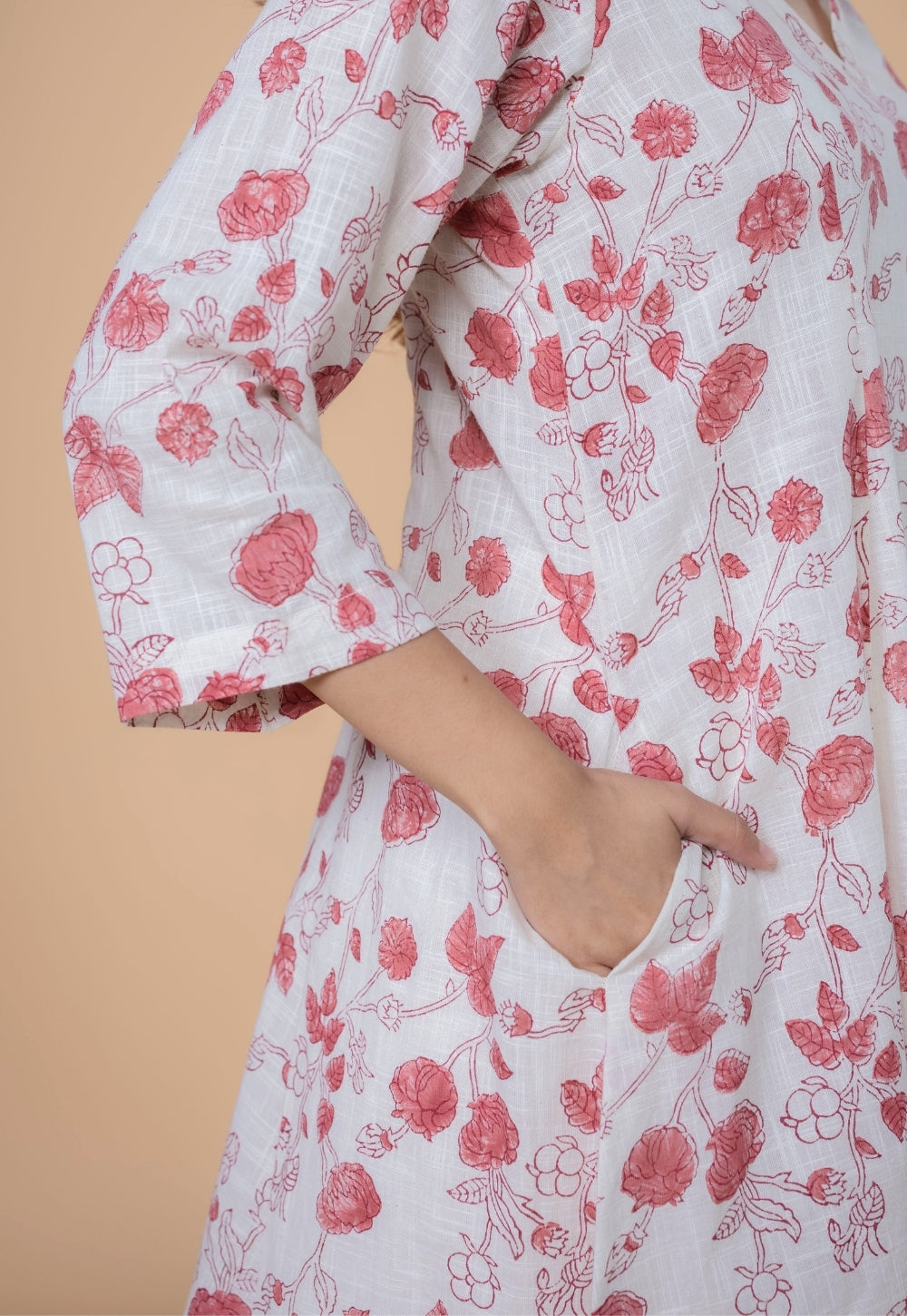 Smriti White Dabu Slub Cotton Kali Kurta