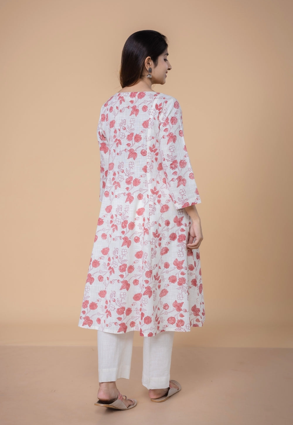 Smriti White Dabu Slub Cotton Kali Kurta