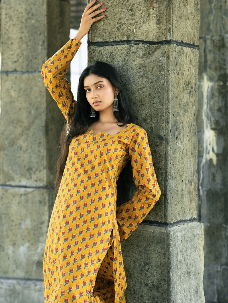 Dariya Mustard Cotton Kurta Pant Set with Sweetheart Neck
