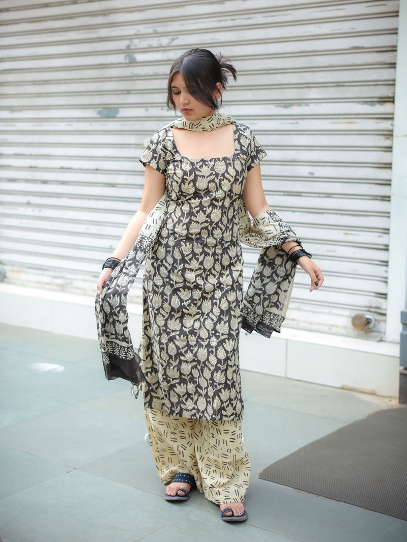 Shadow Bloom Black & White Straight Three Piece Set
